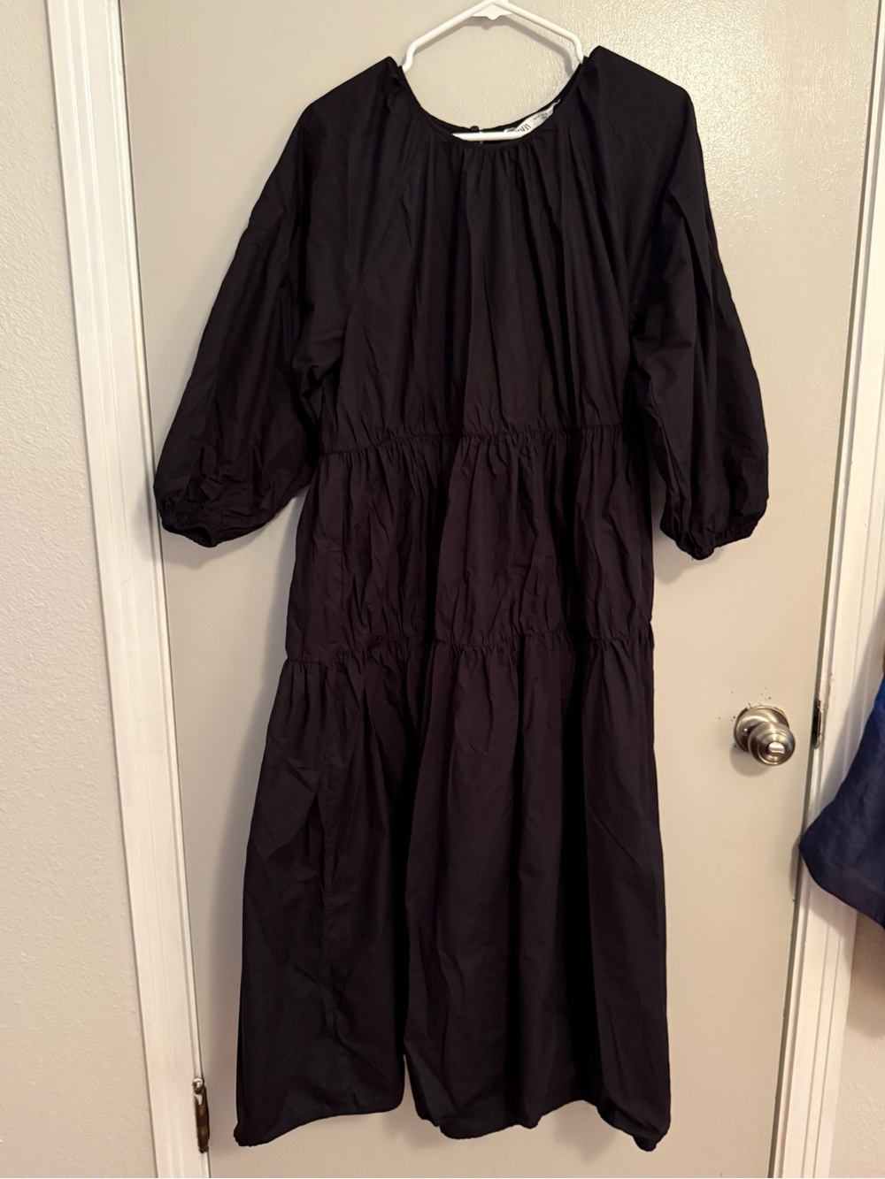 Black Women's Tiered Midi Dress - Classic Puff Sleeve